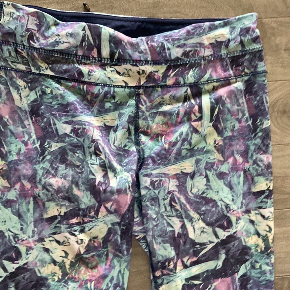 Lululemon Run: Inspire Crop II  Full-On Luxtreme Iridescent Multi Legging - Picture 9 of 10